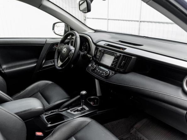 Toyota RAV4 IV (XA40) Рестайлинг с пробегом 2016 года, цена 2 240 000 рублей, 90392 км, внедорожник, Автокод Объявления