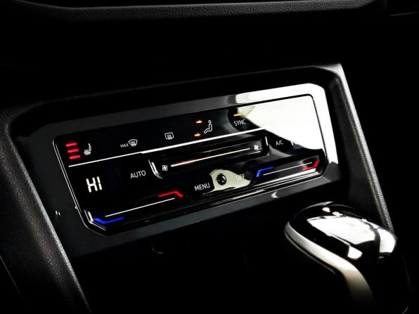 Volkswagen Tiguan II Рестайлинг с пробегом 2021 года, цена 3 150 000 рублей, 72227 км, внедорожник, Автокод Объявления