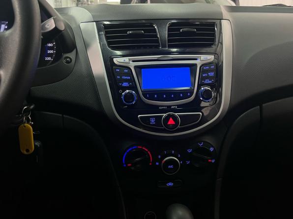 Hyundai Solaris I с пробегом 2013 года, цена 850 000 рублей, 191409 км, седан, Автокод Объявления