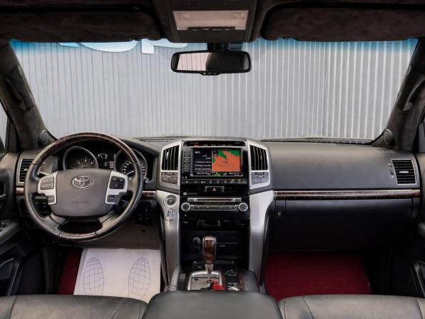 Toyota Land Cruiser 200 Series Рестайлинг 1 с пробегом 2012 года, цена 3 300 000 рублей, 213531 км, внедорожник, Автокод Объявления