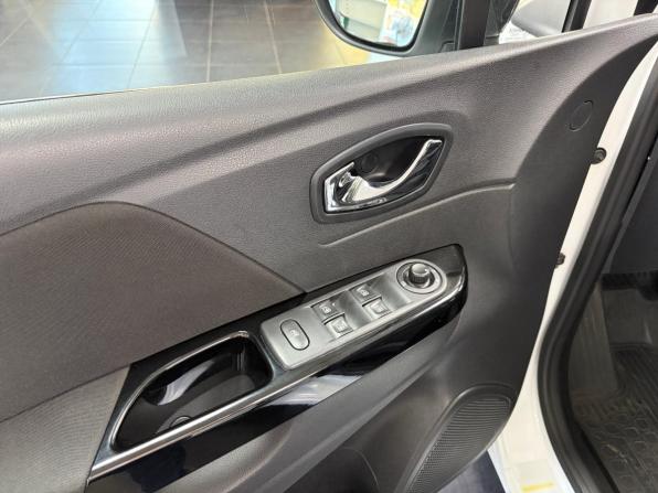 Renault Kaptur I с пробегом 2016 года, цена 1 348 000 рублей, 164276 км, внедорожник, Автокод Объявления
