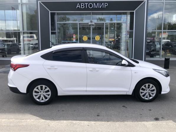Hyundai Solaris II Рестайлинг с пробегом 2021 года, цена 1 695 000 рублей, 60466 км, седан, Автокод Объявления