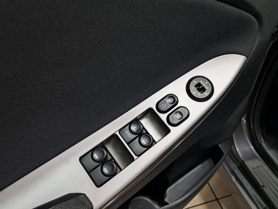 Hyundai Solaris I Рестайлинг Набережные Челны  - изображение 23