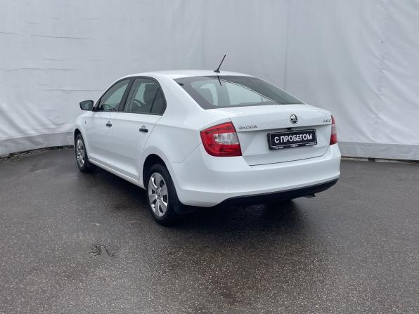 Skoda Rapid I с пробегом 2015 года, цена 1 070 000 рублей, 124590 км, лифтбек, Автокод Объявления