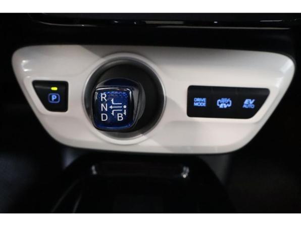 Toyota Prius IV (XW50) с пробегом 2017 года, цена 1 937 900 рублей, 215298 км, лифтбек, Автокод Объявления