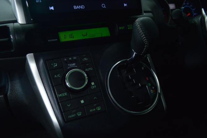Toyota Wish II с пробегом 2010 года, цена 1 075 000 рублей, 171690 км, минивэн, Автокод Объявления