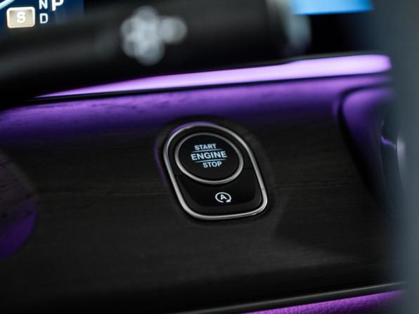 Новый Mercedes-Benz V-Класс III (W447) Рестайлинг 2 2025 года, цена 11 150 000 рублей, минивэн, Автокод Объявления
