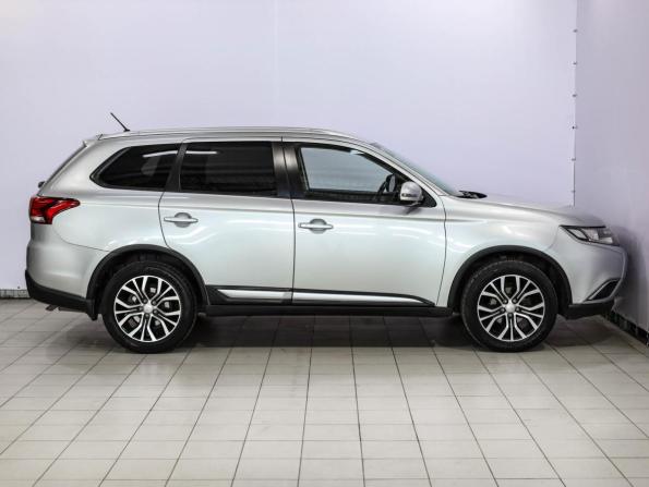 Mitsubishi Outlander III Рестайлинг 2 с пробегом 2016 года, цена 1 897 400 рублей, 180831 км, внедорожник, Автокод Объявления