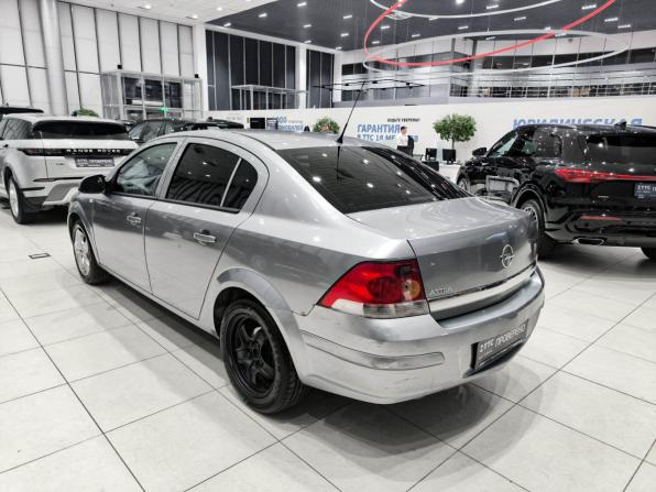 Opel Astra H Рестайлинг с пробегом 2013 года, цена 399 000 рублей, 336590 км, седан, Автокод Объявления