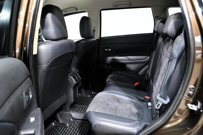 Mitsubishi Outlander III Рестайлинг 3 с пробегом 2022 года, цена 3 099 000 рублей, 67000 км, внедорожник, Автокод Объявления
