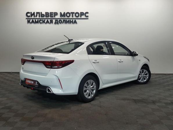 Kia Rio IV Рестайлинг с пробегом 2020 года, цена 1 570 000 рублей, 68483 км, седан, Автокод Объявления