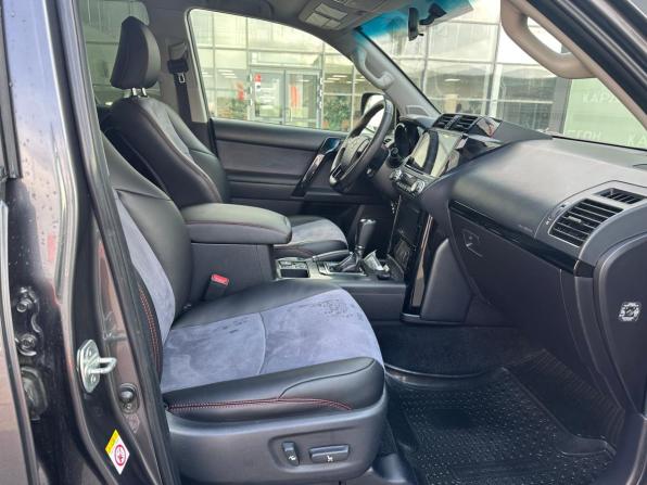Toyota Land Cruiser Prado 150 Series Рестайлинг 1 с пробегом 2016 года, цена 3 663 000 рублей, 206085 км, внедорожник, Автокод Объявления