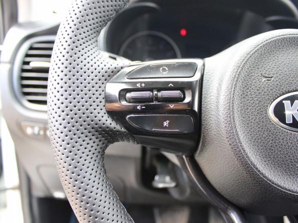 Kia Rio IV с пробегом 2018 года, цена 739 000 рублей, 181853 км, хэтчбек, Автокод Объявления