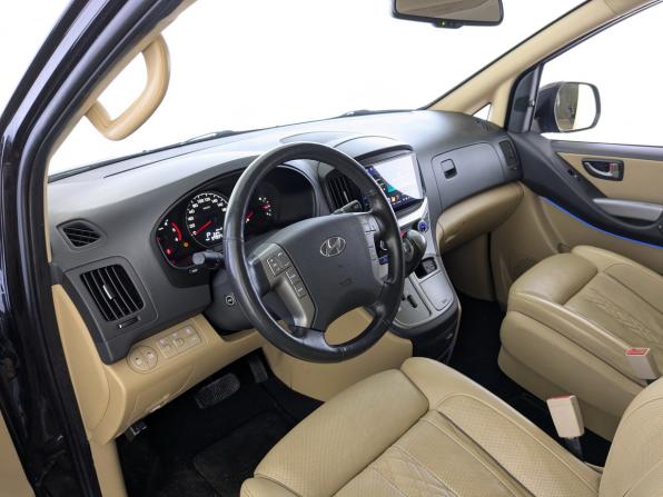 Hyundai H-1 II Рестайлинг 2 с пробегом 2018 года, цена 3 030 000 рублей, 97930 км, минивэн, Автокод Объявления