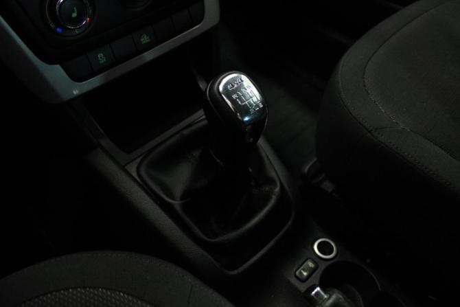 Skoda Yeti I с пробегом 2010 года, цена 873 000 рублей, 215000 км, внедорожник, Автокод Объявления