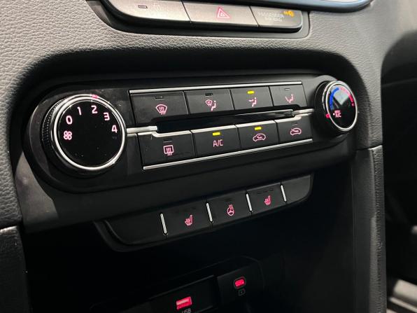 Kia Ceed III Рестайлинг с пробегом 2023 года, цена 1 990 000 рублей, 68026 км, хэтчбек, Автокод Объявления