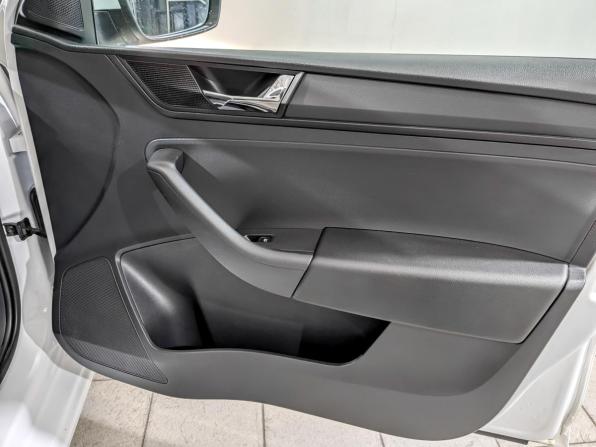 Skoda Rapid I Рестайлинг с пробегом 2019 года, цена 925 000 рублей, 142257 км, лифтбек, Автокод Объявления