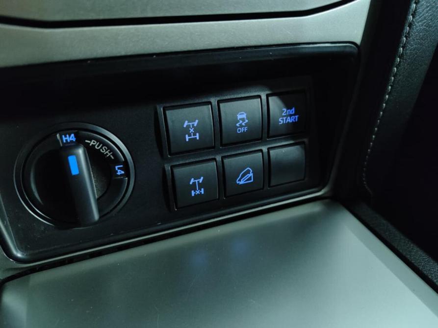 Toyota Land Cruiser Prado 150 Series Рестайлинг 3 Ростов-на-Дону  - изображение 19