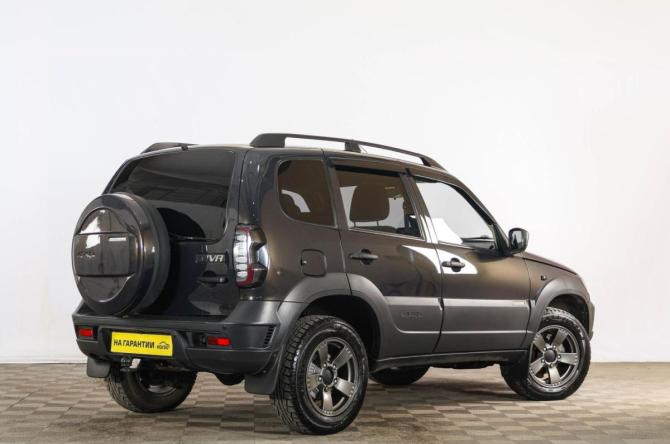 Chevrolet Niva I Рестайлинг с пробегом 2019 года, цена 1 029 000 рублей, 28000 км, внедорожник, Автокод Объявления