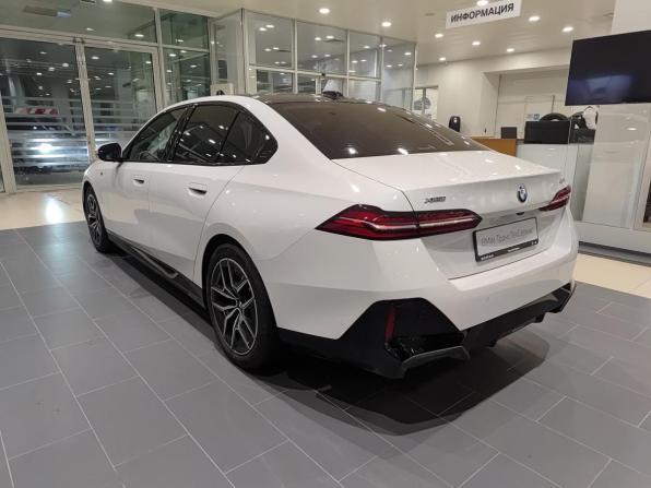 BMW 5 серии VIII (G60/G61/G68) с пробегом 2023 года, цена 7 700 000 рублей, 9795 км, седан, Автокод Объявления