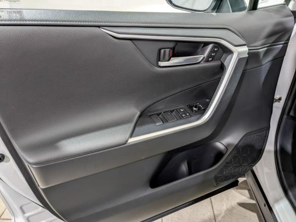 Toyota RAV4 V (XA50) с пробегом 2022 года, цена 3 600 000 рублей, 52757 км, внедорожник, Автокод Объявления