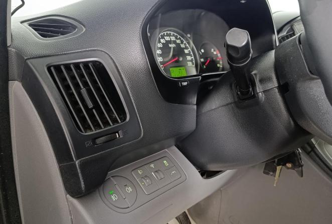 Hyundai H-1 II с пробегом 2014 года, цена 1 730 000 рублей, 217252 км, минивэн, Автокод Объявления