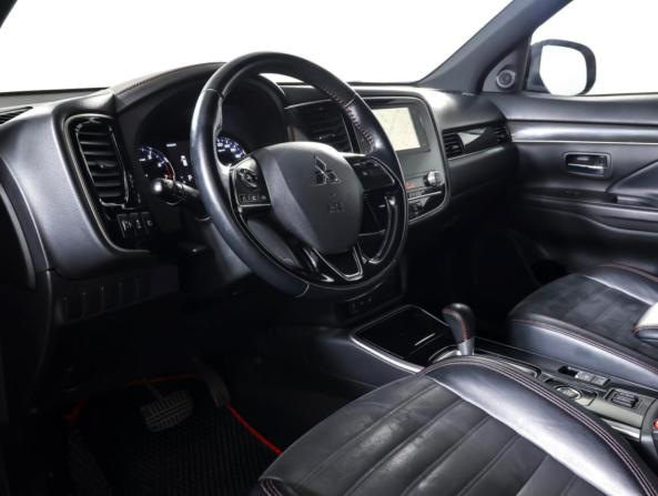Mitsubishi Outlander III Рестайлинг 3 с пробегом 2021 года, цена 2 464 000 рублей, 106100 км, внедорожник, Автокод Объявления