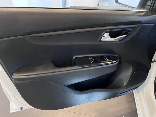 Kia Rio IV Рестайлинг с пробегом 2021 года, цена 1 550 000 рублей, 136989 км, седан, Автокод Объявления