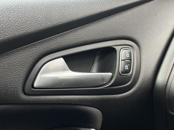 Ford Focus III Рестайлинг с пробегом 2018 года, цена 1 245 000 рублей, 81900 км, универсал, Автокод Объявления