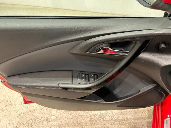 Opel Astra J Рестайлинг с пробегом 2015 года, цена 879 000 рублей, 115000 км, хэтчбек, Автокод Объявления