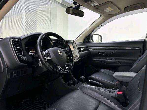 Mitsubishi Outlander III Рестайлинг 2 с пробегом 2016 года, цена 1 780 000 рублей, 173000 км, внедорожник, Автокод Объявления