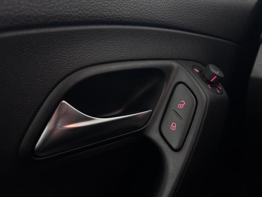 Volkswagen Polo V Рестайлинг Псков  - изображение 17