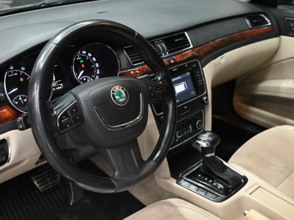 Skoda Superb II с пробегом 2012 года, цена 1 000 000 рублей, 267673 км, универсал, Автокод Объявления