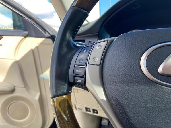 Lexus ES VI с пробегом 2012 года, цена 2 200 000 рублей, 178334 км, седан, Автокод Объявления