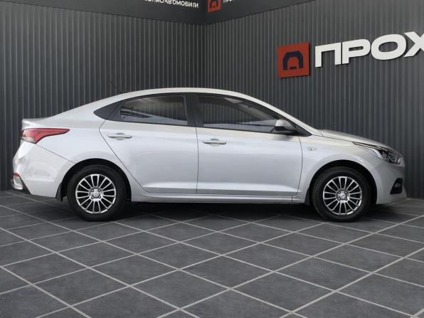 Hyundai Solaris II с пробегом 2017 года, цена 1 297 000 рублей, 94388 км, седан, Автокод Объявления