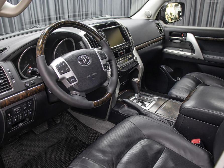 Toyota Land Cruiser 200 Series Рестайлинг 1 Москва  - изображение 16
