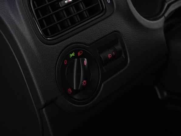 Volkswagen Polo V Рестайлинг с пробегом 2016 года, цена 1 049 643 рубля, 95723 км, седан, Автокод Объявления