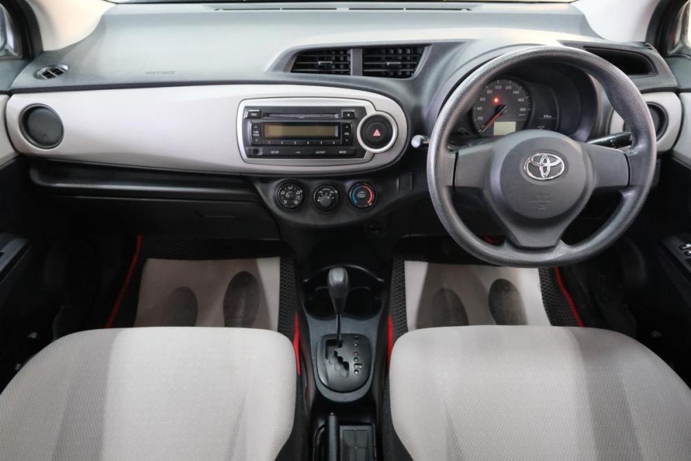 Toyota Vitz III (XP130) Омск  - изображение 14