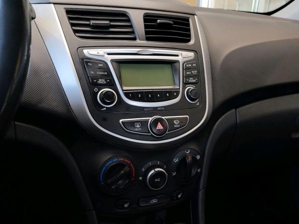 Hyundai Solaris I с пробегом 2014 года, цена 658 000 рублей, 231925 км, седан, Автокод Объявления