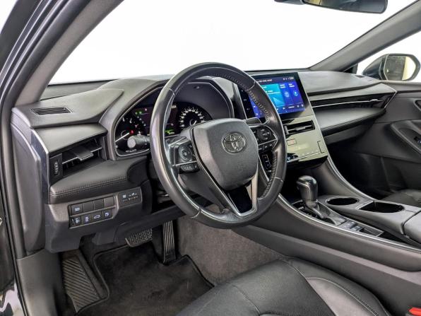 Toyota Avalon V с пробегом 2022 года, цена 3 500 000 рублей, 61953 км, седан, Автокод Объявления
