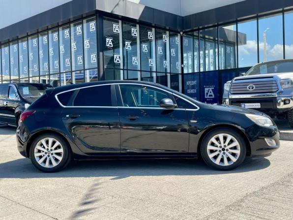 Opel Astra J с пробегом 2012 года, цена 645 000 рублей, 236200 км, хэтчбек, Автокод Объявления