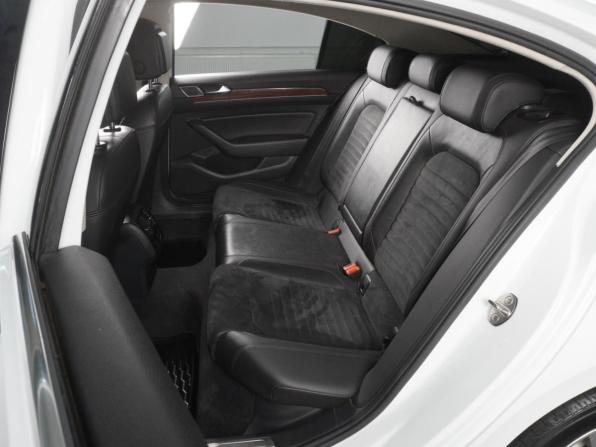 Volkswagen Passat B8 с пробегом 2019 года, цена 2 449 000 рублей, 134499 км, седан, Автокод Объявления