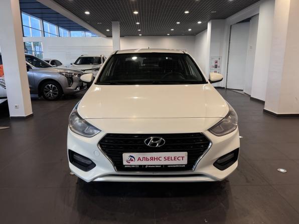 Hyundai Solaris II с пробегом 2018 года, цена 900 000 рублей, 107749 км, седан, Автокод Объявления