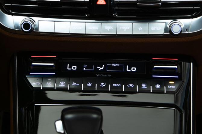 Kia Mohave I Рестайлинг 2 с пробегом 2022 года, цена 5 099 000 рублей, 73920 км, внедорожник, Автокод Объявления