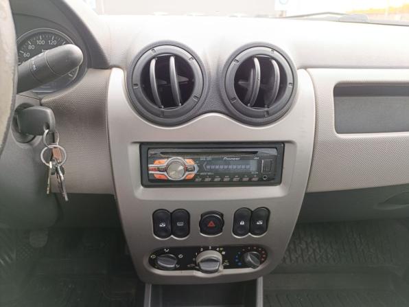 Renault Logan I Рестайлинг с пробегом 2011 года, цена 370 000 рублей, 214340 км, седан, Автокод Объявления