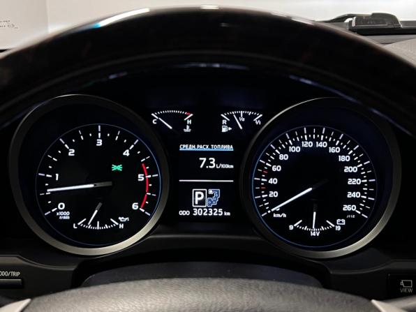 Toyota Land Cruiser 200 Series Рестайлинг 1 с пробегом 2013 года, цена 3 699 000 рублей, 302325 км, внедорожник, Автокод Объявления