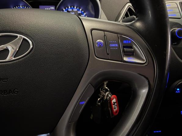 Hyundai ix35 I Рестайлинг с пробегом 2014 года, цена 1 099 000 рублей, 218950 км, внедорожник, Автокод Объявления