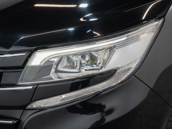 Toyota Noah III (R80) с пробегом 2017 года, цена 2 290 000 рублей, 101511 км, минивэн, Автокод Объявления