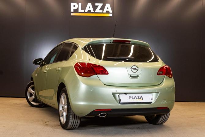 Opel Astra J с пробегом 2011 года, цена 699 000 рублей, 165659 км, хэтчбек, Автокод Объявления