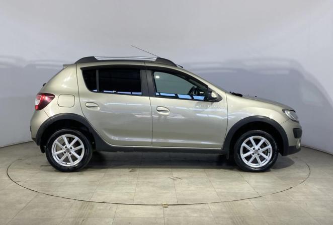 Renault Sandero II с пробегом 2016 года, цена 730 000 рублей, 235387 км, хэтчбек, Автокод Объявления